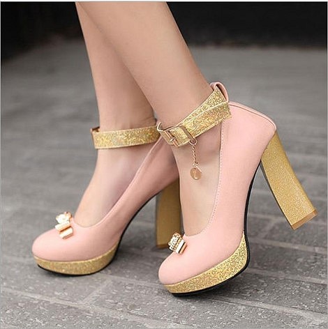 Giày Chunky sang chảnh khiến các cô nàng trông như các tiểu thư đài các.